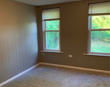 160 Hazelwood Ave - Photo Thumbnail 13