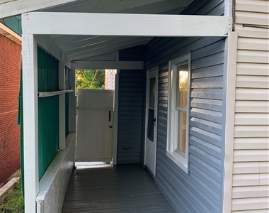 160 Hazelwood Ave - Photo Thumbnail 25