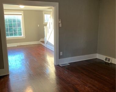160 Hazelwood Ave - Photo Thumbnail 7
