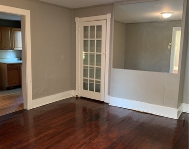 160 Hazelwood Ave - Photo Thumbnail 6