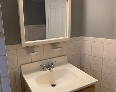 160 Hazelwood Ave - Photo Thumbnail 16