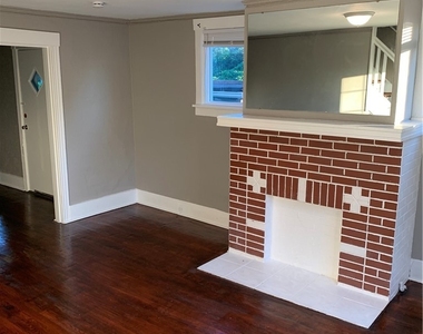 160 Hazelwood Ave - Photo Thumbnail 3