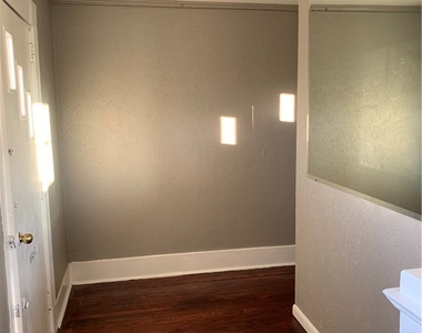 160 Hazelwood Ave - Photo Thumbnail 2