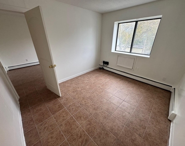 Clover Place & Cypress Ave - Photo Thumbnail 6