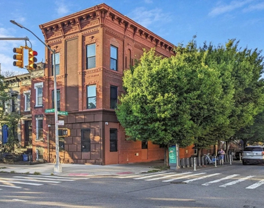 481 Evergreen Avenue - Photo Thumbnail 10