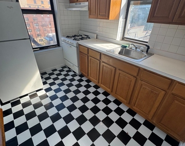 Summit Ave and W. 161st St - Photo Thumbnail 6