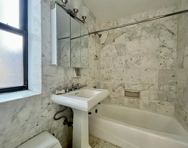 West 79th Street - Photo Thumbnail 6