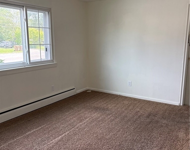 1025 George Urban Boulevard - Photo Thumbnail 7