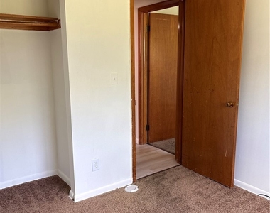 1025 George Urban Boulevard - Photo Thumbnail 19