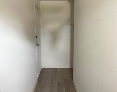 1025 George Urban Boulevard - Photo Thumbnail 2