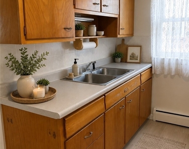1025 George Urban Boulevard - Photo Thumbnail 10