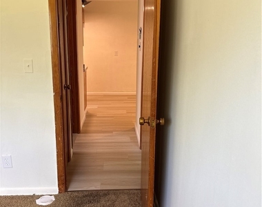 1025 George Urban Boulevard - Photo Thumbnail 20