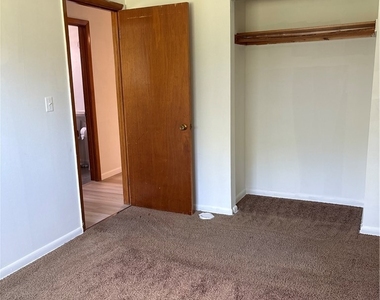 1025 George Urban Boulevard - Photo Thumbnail 23