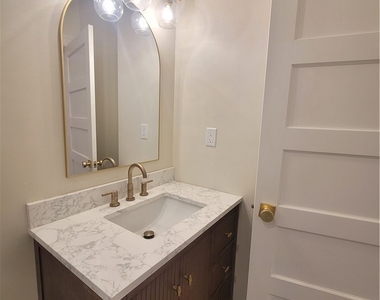 884 Main Street - Photo Thumbnail 12