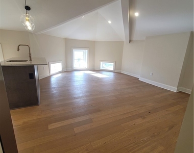 884 Main Street - Photo Thumbnail 4