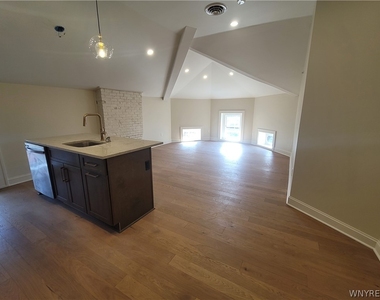 884 Main Street - Photo Thumbnail 1