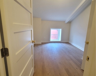 884 Main Street - Photo Thumbnail 8
