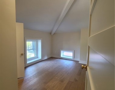 884 Main Street - Photo Thumbnail 6
