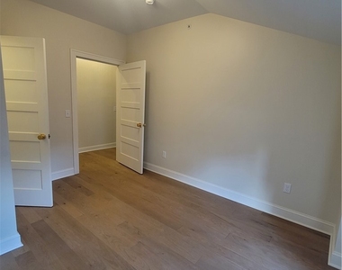 884 Main Street - Photo Thumbnail 10