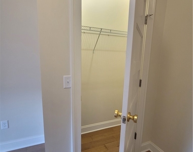 884 Main Street - Photo Thumbnail 9