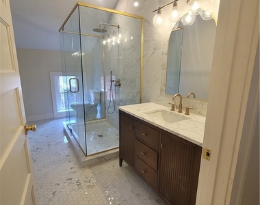 884 Main Street - Photo Thumbnail 11