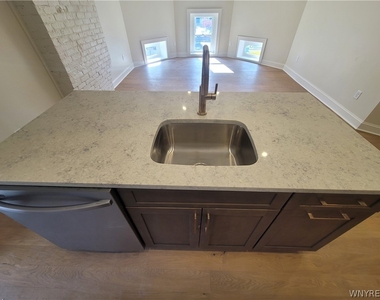 884 Main Street - Photo Thumbnail 3