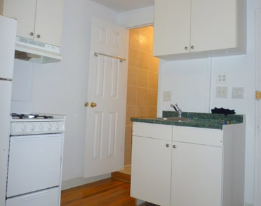 112 Mac Dougal Street - Photo Thumbnail 2