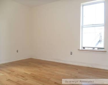 Pinehurst Avenue - Photo Thumbnail 4