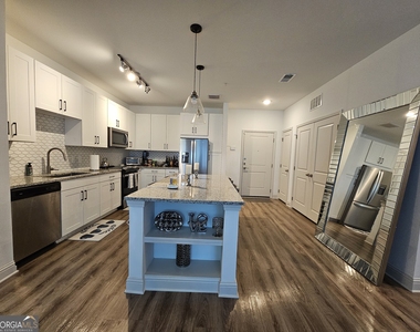 2180 Shadowood Parkway Se - Photo Thumbnail 1
