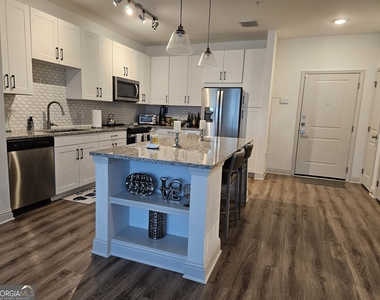 2180 Shadowood Parkway Se - Photo Thumbnail 3