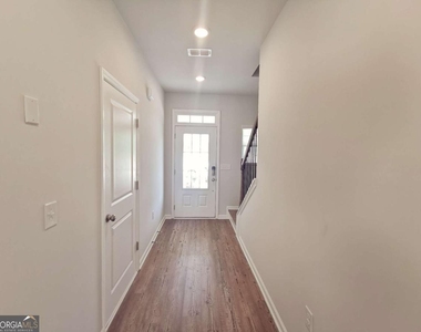 154 Green Love Lane - Photo Thumbnail 2
