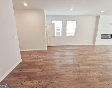 154 Green Love Lane - Photo Thumbnail 8