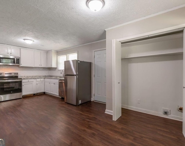 6414 E Shadow Rock Drive - Photo Thumbnail 4