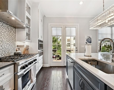 805 Corduroy Lane - Photo Thumbnail 12