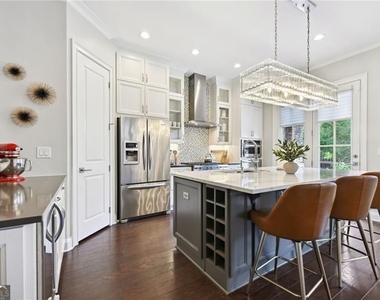 805 Corduroy Lane - Photo Thumbnail 9
