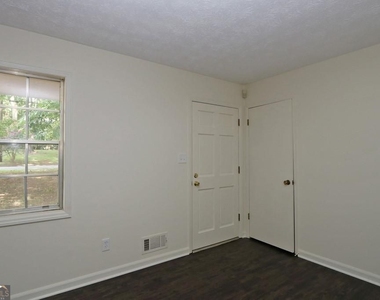 4215 Fawn Lane - Photo Thumbnail 3