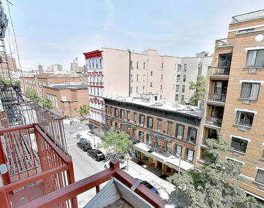 East Village, Manhattan, NY - Photo Thumbnail 6
