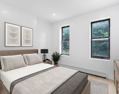 810 Macon Street - Photo Thumbnail 3