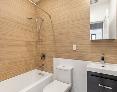 810 Macon Street - Photo Thumbnail 7