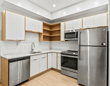 810 Macon Street - Photo Thumbnail 2