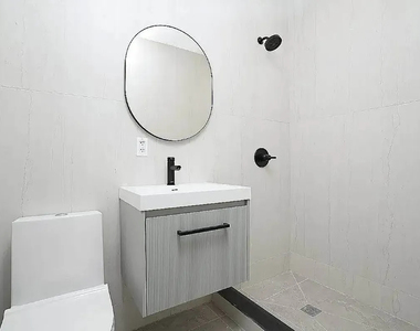 70 Greenpoint Avenue - Photo Thumbnail 7