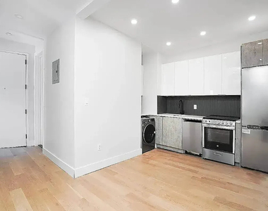 70 Greenpoint Avenue - Photo Thumbnail 2