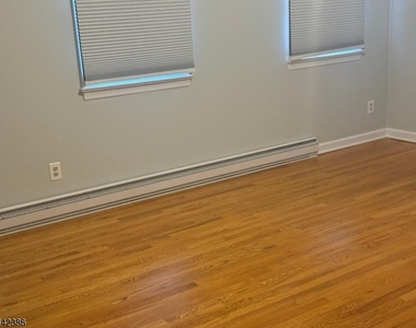 169 Mountain Ave - Photo Thumbnail 4