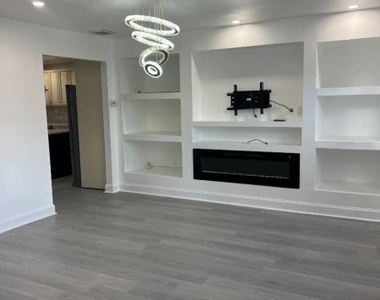 2507 Crane Pl - Photo Thumbnail 5