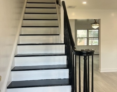 2507 Crane Pl - Photo Thumbnail 9