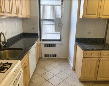98-120 Queens Boulevard - Photo Thumbnail 7