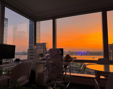 555 10th Avenue - Photo Thumbnail 7