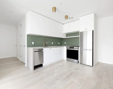 527 Grand Avenue - Photo Thumbnail 3