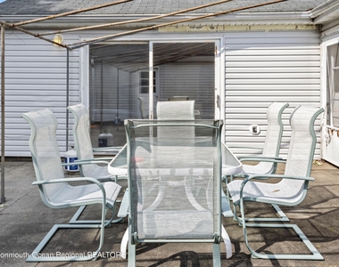 988 Woodgate Avenue - Photo Thumbnail 21