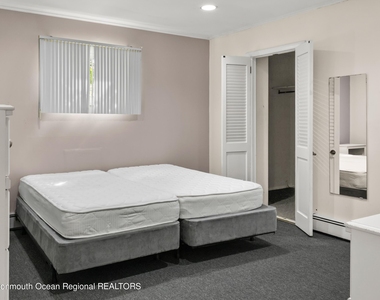 988 Woodgate Avenue - Photo Thumbnail 7